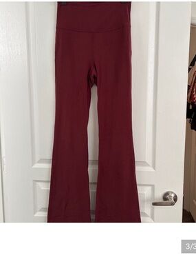 LULULEMON Burgundy Flare Leggings Sz 6 EUC